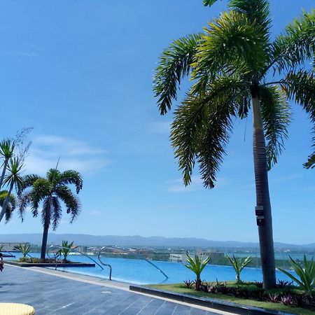 Mactan Newtown 8 Boulevard Deluxe Punta Engano  Экстерьер фото