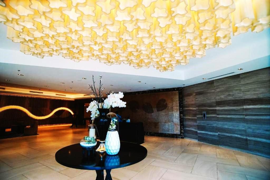 Mactan Newtown 8 Boulevard Deluxe Punta Engano  Экстерьер фото